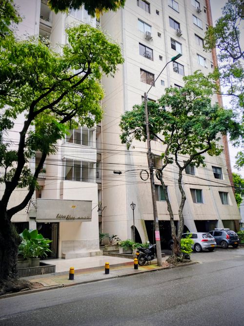 Apartamento de 3 alcobas en venta en Centenario, Cali, 193 m² · foto 2 de 24