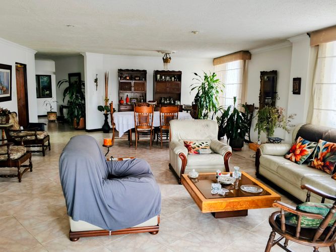 Apartamento de 3 alcobas en venta en Centenario, Cali, 193 m² · foto 4 de 24