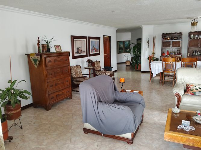 Apartamento de 3 alcobas en venta en Centenario, Cali, 193 m² · foto 5 de 24