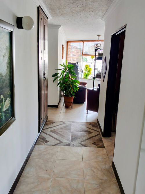 Apartamento de 3 alcobas en venta en Centenario, Cali, 193 m² · foto 9 de 24