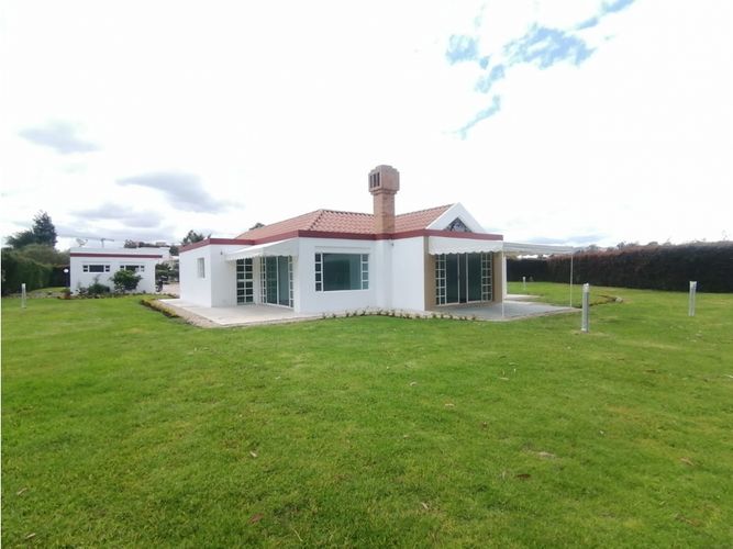 Casa de 3 alcobas en venta en Cr Reserva Del Sol, Mosquera, 278 m² · foto 2 de 16