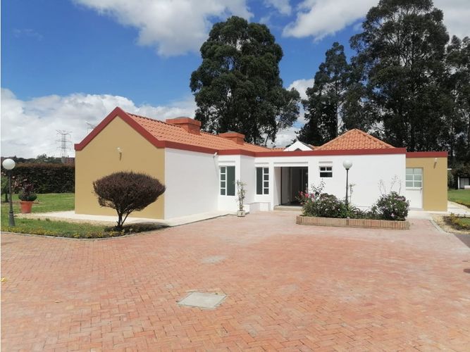 Casa de 3 alcobas en venta en Cr Reserva Del Sol, Mosquera, 278 m² · foto 3 de 16