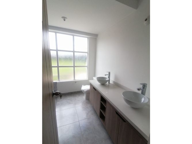 Casa de 3 alcobas en venta en Cr Reserva Del Sol, Mosquera, 278 m² · foto 7 de 16