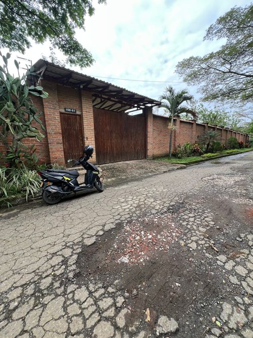 Casa de 3 alcobas en venta en Cali, 400 m² · foto 2 de 24