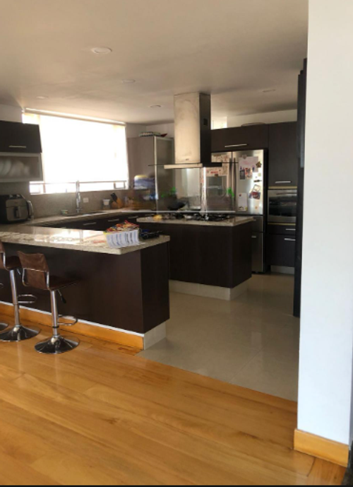 Apartamento de 3 alcobas en venta en La Carolina, Bogotá, 205 m² · foto 3 de 8