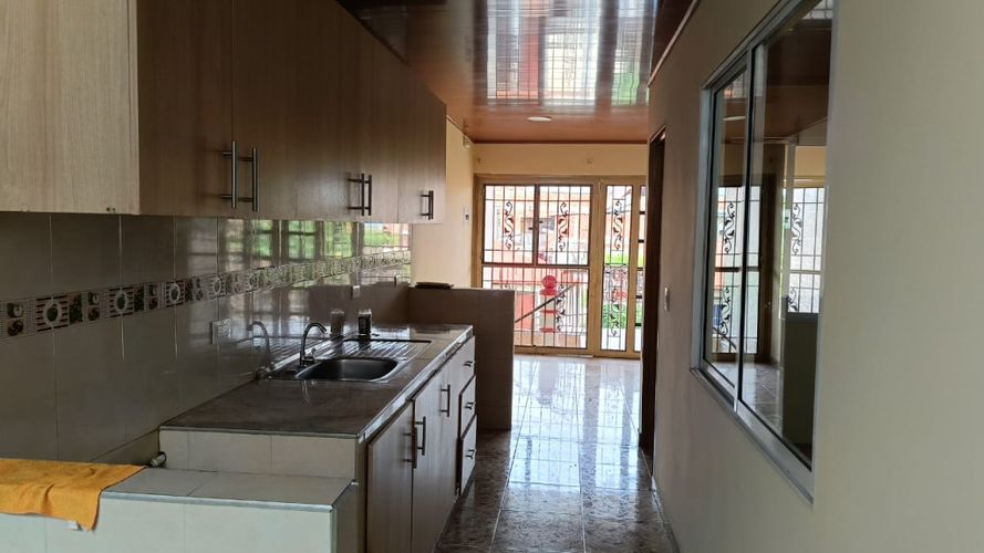Casa de 6 alcobas en venta en Candelaria, 60 m² · foto 7 de 21