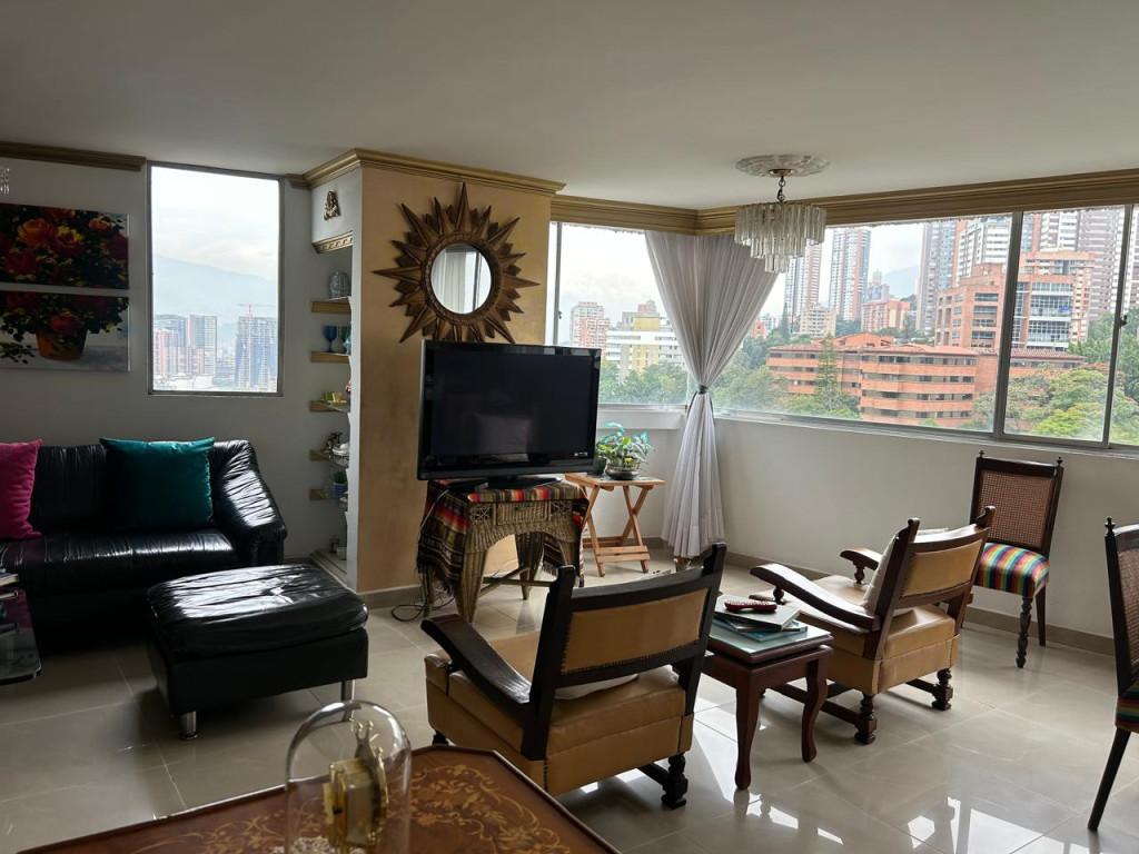 Apartamento en venta en El Poblado, Medellín [No disponible] 2