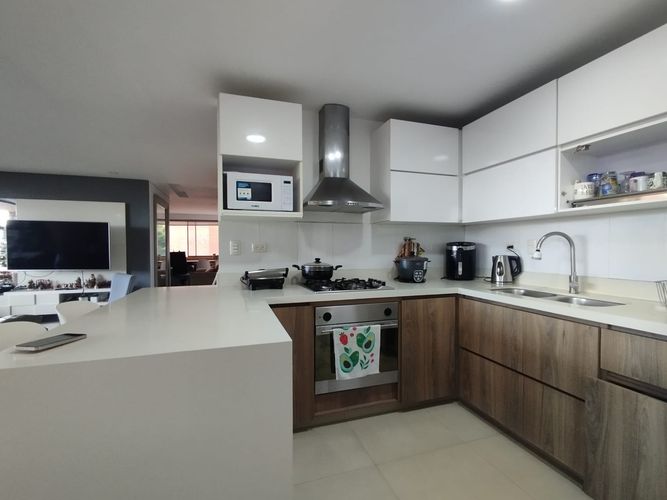 Apartamento de 3 alcobas en arriendo en El Tesoro, Medellín, 140 m² · foto 3 de 20