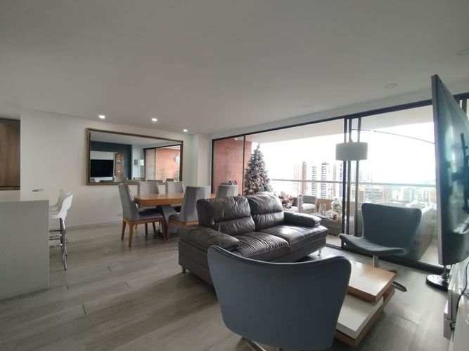 Apartamento de 3 alcobas en arriendo en El Tesoro, Medellín, 140 m² · foto 6 de 20