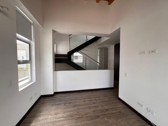 Casa de 4 alcobas en venta en Llano Grande, Rionegro, 230 m² · foto 8 de 15