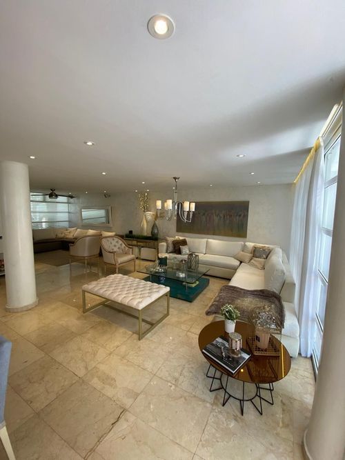 Casa de 4 alcobas en venta en Cr.La Castellana, Barranquilla, 296 m² · foto 2 de 16
