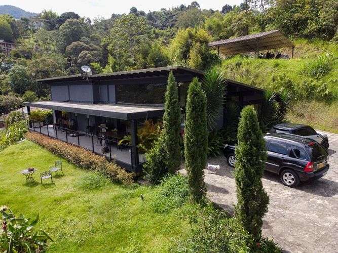 Casa de 3 alcobas en venta en La Tablaza, La Estrella, 300 m² · foto 2 de 13