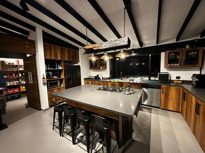 Casa de 3 alcobas en venta en La Tablaza, La Estrella, 300 m² · foto 5 de 13