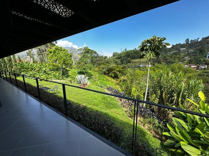 Casa de 3 alcobas en venta en La Tablaza, La Estrella, 300 m² · foto 12 de 13