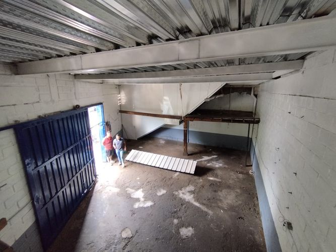 Bodega en arriendo en Trinidad, Medellín, 100 m² · foto 3 de 8