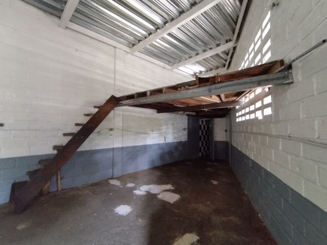 Bodega en arriendo en Trinidad, Medellín, 100 m² · foto 7 de 8