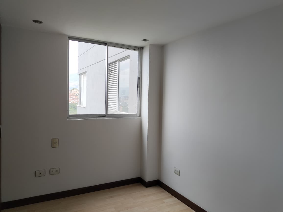 Apartamento en venta en El Poblado, Medellín · foto 8 de 19