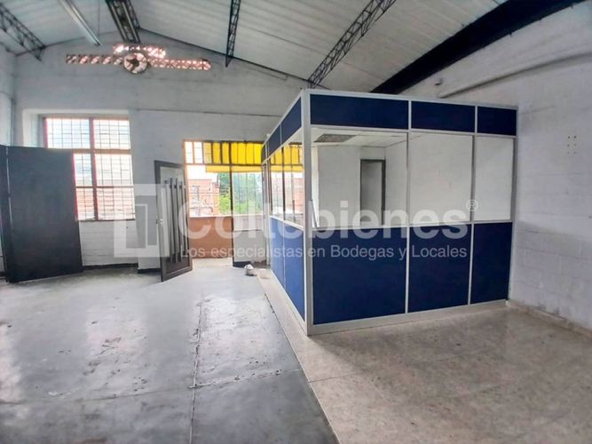 Bodega en venta en El Carmelo, Itagüí, 300 m² · foto 3 de 11