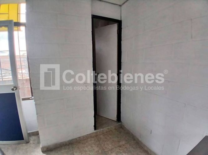Bodega en venta en El Carmelo, Itagüí, 300 m² · foto 4 de 11