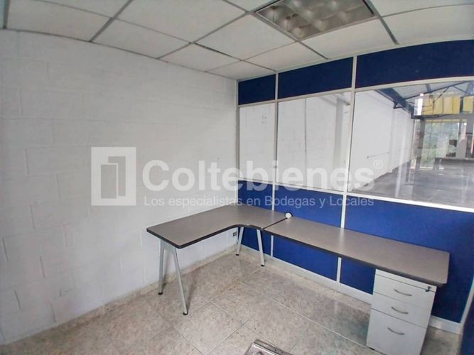 Bodega en venta en El Carmelo, Itagüí, 300 m² · foto 5 de 11