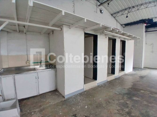 Bodega en venta en El Carmelo, Itagüí, 300 m² · foto 6 de 11