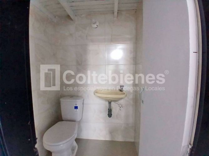 Bodega en venta en El Carmelo, Itagüí, 300 m² · foto 9 de 11