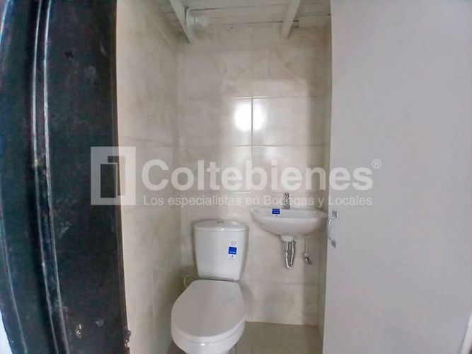 Bodega en venta en El Carmelo, Itagüí, 300 m² · foto 10 de 11