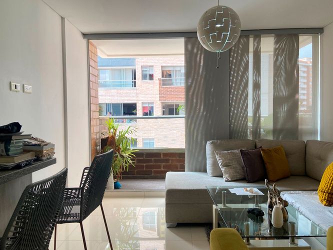 Apartamento de 3 alcobas en venta en Aldea Verde, Sabaneta, 74 m² · foto 2 de 18