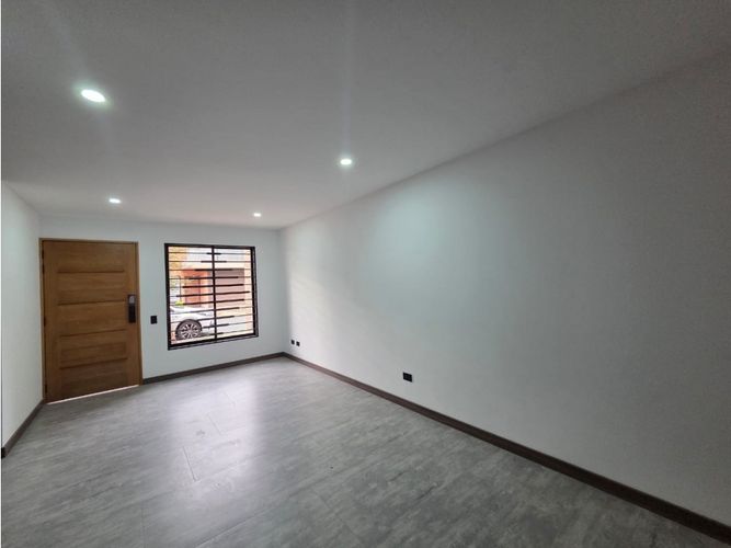 Casa de 4 alcobas en venta en El Porvenir, Rionegro, 162 m² · foto 2 de 11