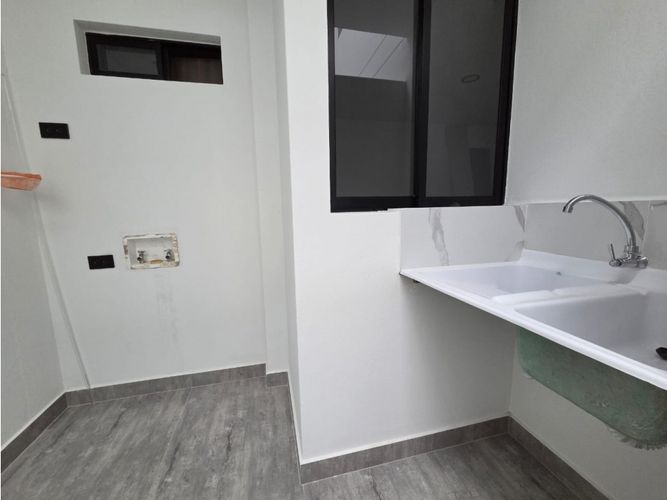 Casa de 4 alcobas en venta en El Porvenir, Rionegro, 162 m² · foto 8 de 11