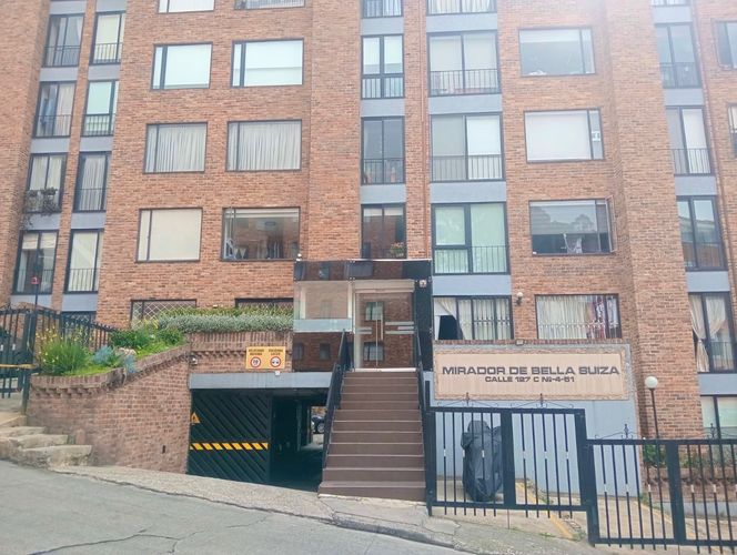 Apartaestudio en venta en Bella Suiza, Bogotá, 38 m² · foto 2 de 24