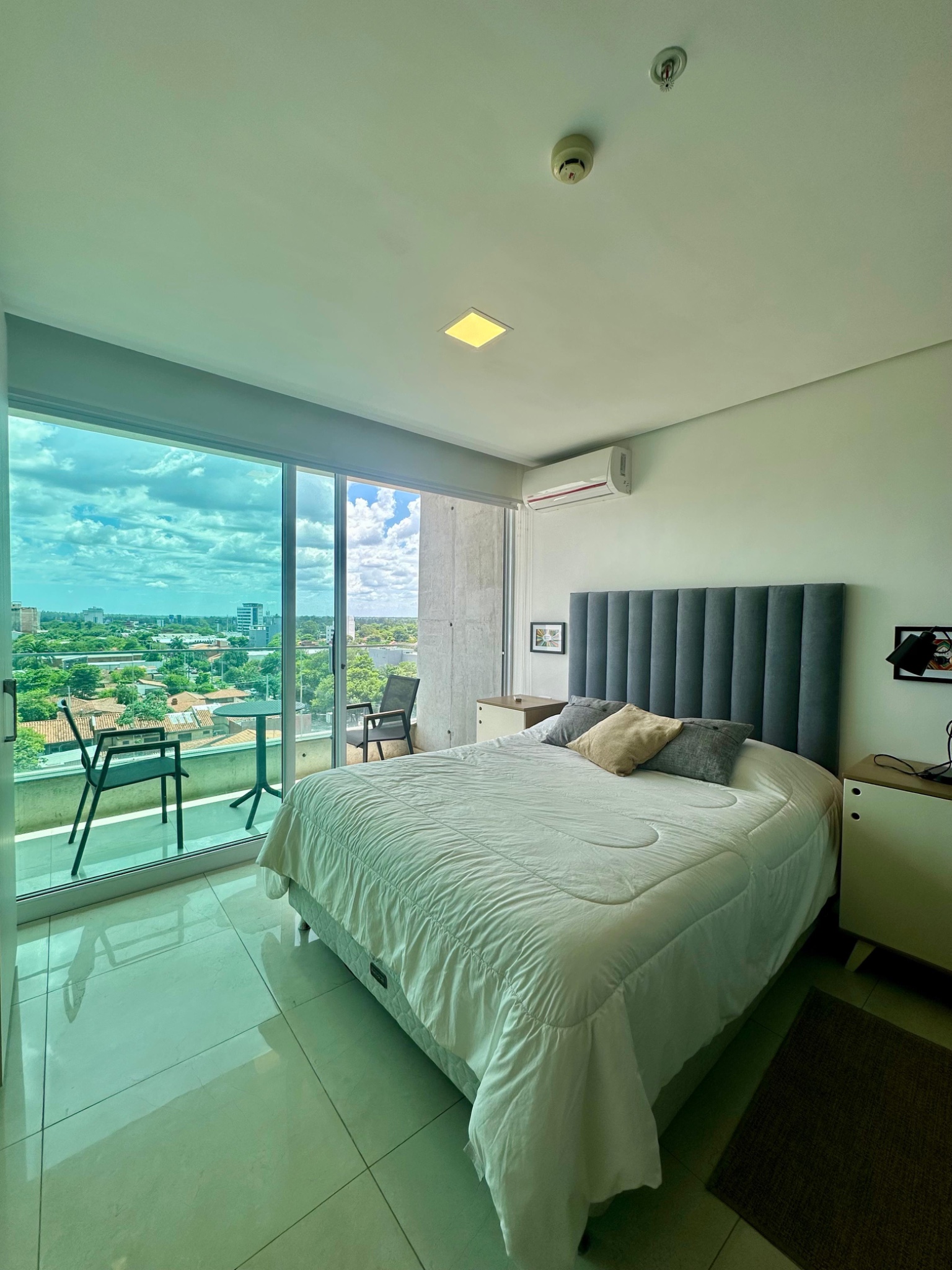 SE ALQUILA CON MUEBLES — foto 2
