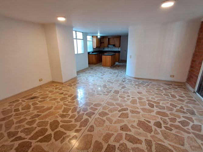 Apartamento de 3 alcobas en arriendo en Laureles, Medellín, 113 m² · foto 3 de 14