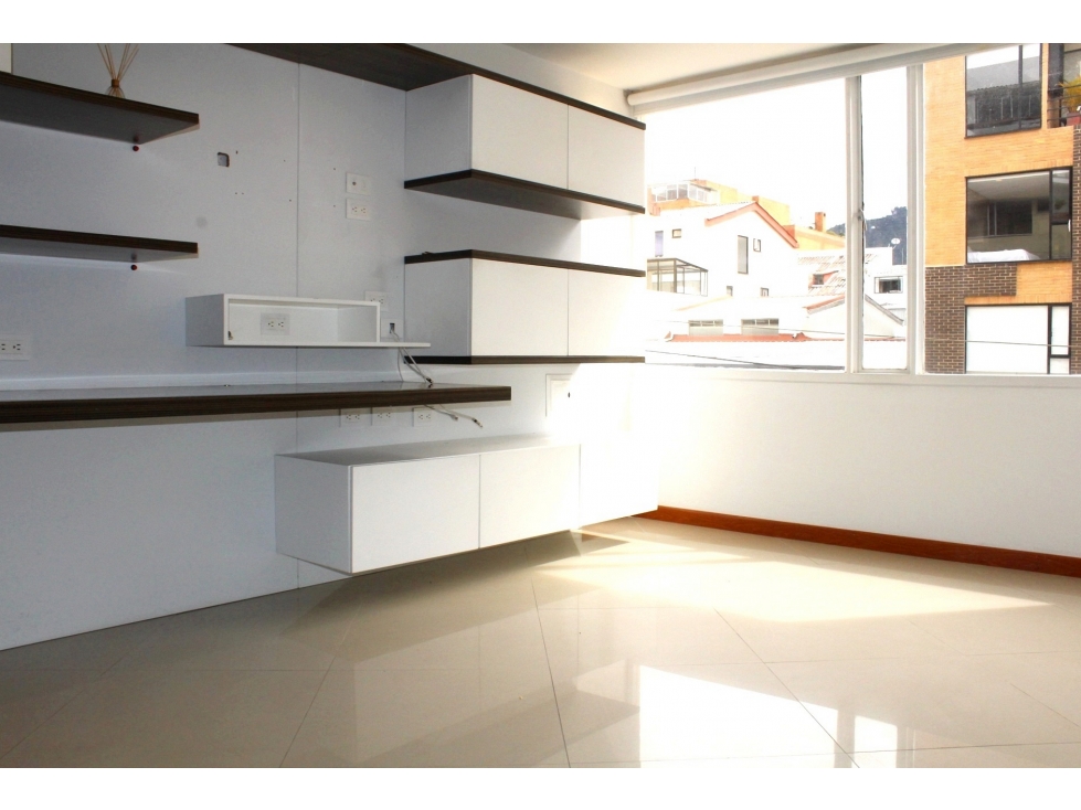 Apartamento en venta en Santa Barbara Central, Bogotá · foto 3 de 17