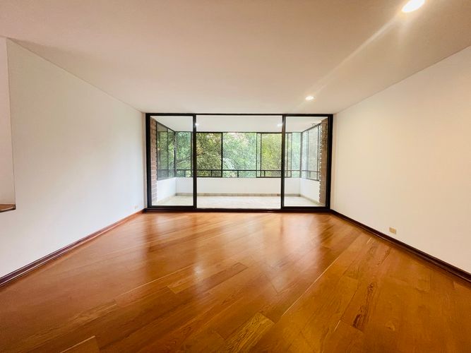 Apartamento de 4 alcobas en venta en La Florida, Medellín, 260 m² · foto 4 de 24