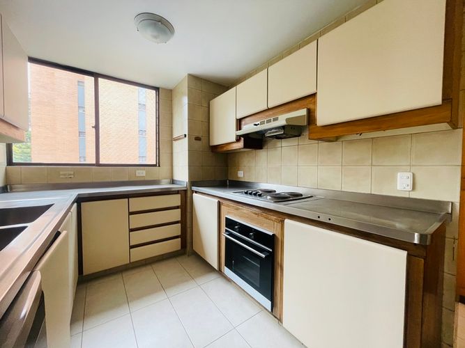 Apartamento de 4 alcobas en venta en La Florida, Medellín, 260 m² · foto 6 de 24
