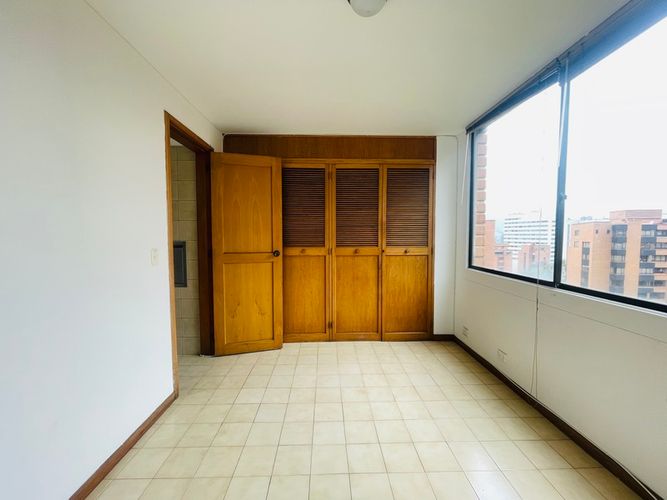 Apartamento de 4 alcobas en venta en La Florida, Medellín, 260 m² · foto 8 de 24