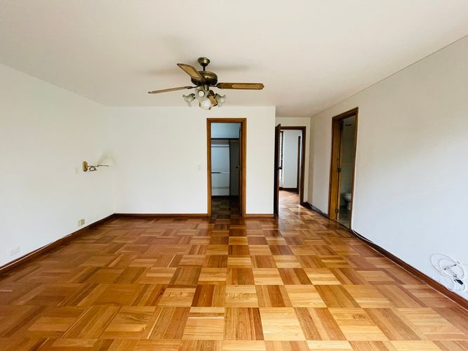 Apartamento de 4 alcobas en venta en La Florida, Medellín, 260 m² · foto 12 de 24