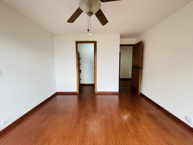 Apartamento de 4 alcobas en venta en La Florida, Medellín, 260 m² · foto 16 de 24