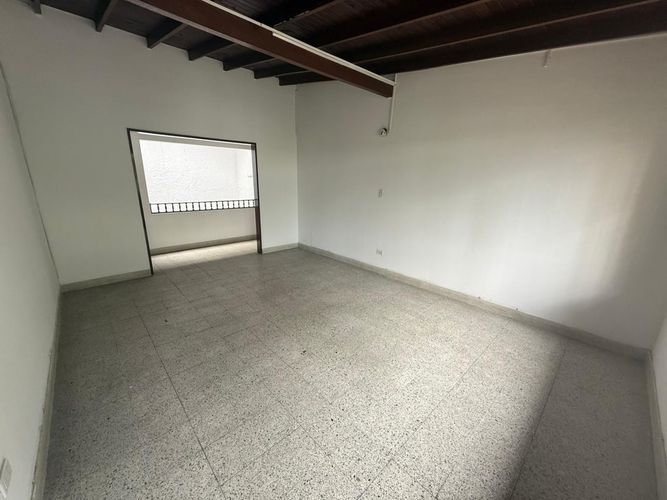 Oficina en arriendo en Conquistadores, Medellín, 220 m² · foto 8 de 24