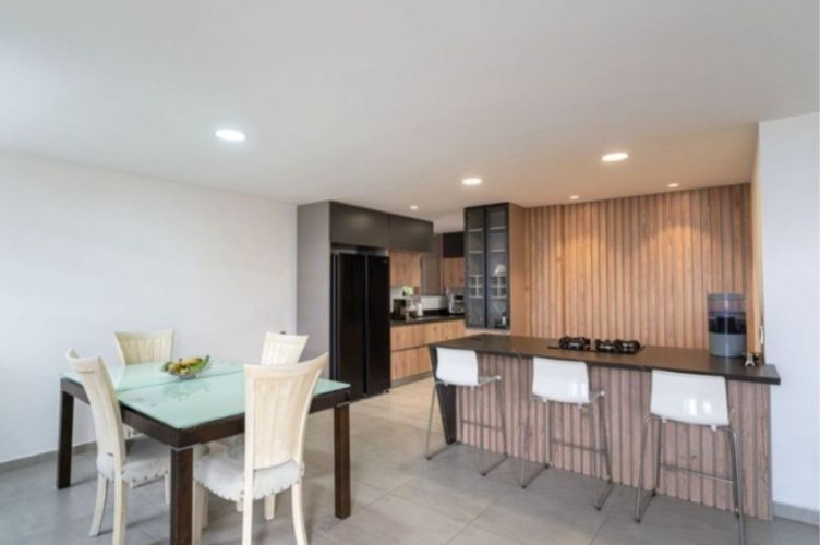 Apartamento de 2 alcobas en arriendo en El Tesoro, Medellín, 150 m² · foto 2 de 20