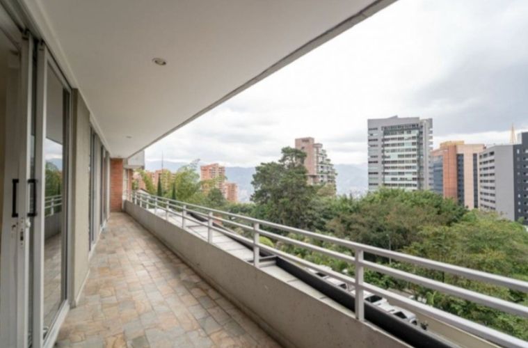 Apartamento de 2 alcobas en arriendo en El Tesoro, Medellín, 150 m² · foto 9 de 20