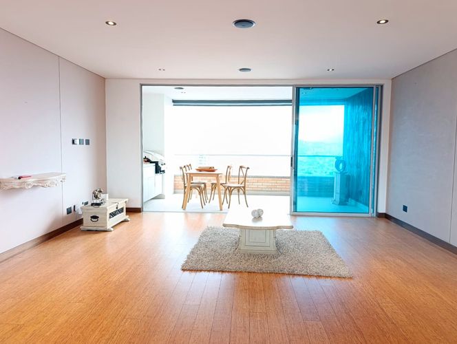 Apartamento de 3 alcobas en venta en El Poblado, Medellín, 199 m² · foto 1 de 18