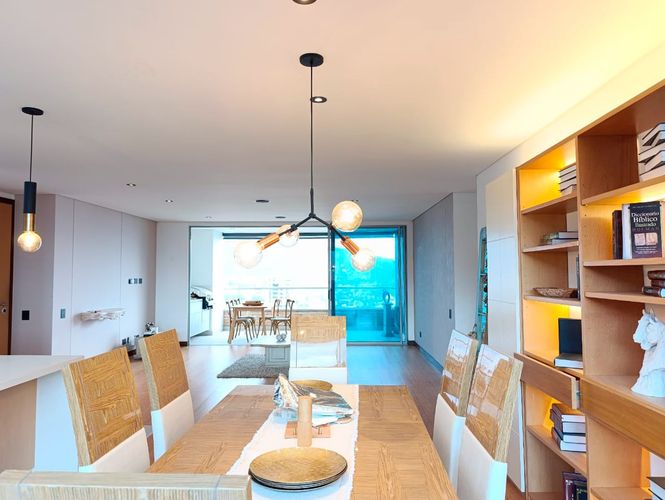 Apartamento de 3 alcobas en venta en El Poblado, Medellín, 199 m² · foto 2 de 18