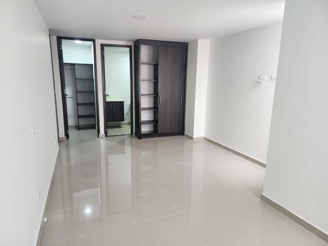 Apartamento de 3 alcobas en venta en Las Lomitas, Sabaneta, 119 m² · foto 4 de 18
