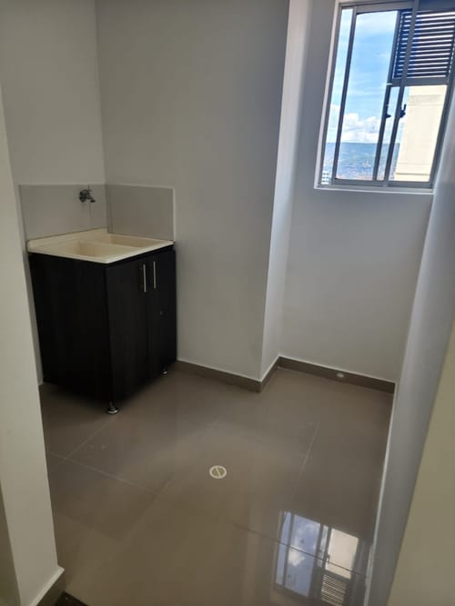Apartamento de 3 alcobas en venta en Las Lomitas, Sabaneta, 119 m² · foto 6 de 18