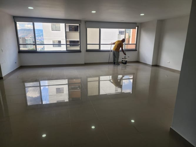 Apartamento de 3 alcobas en venta en Las Lomitas, Sabaneta, 119 m² · foto 16 de 18