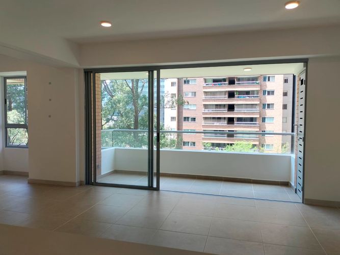 Apartamento de 3 alcobas en venta en El Poblado, Medellín, 87 m² · foto 2 de 17