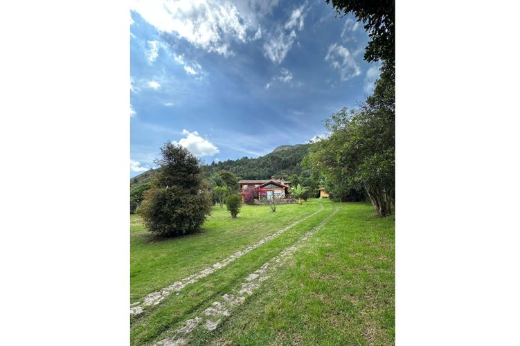 Casa de 3 alcobas en venta en Carrasquilla, Cota, 178 m² · foto 5 de 16