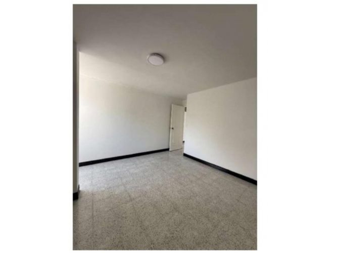 Apartamento de 3 alcobas en arriendo en Bolivariana, Medellín, 93 m² · foto 3 de 13